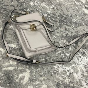 Mini bag in grey leather.